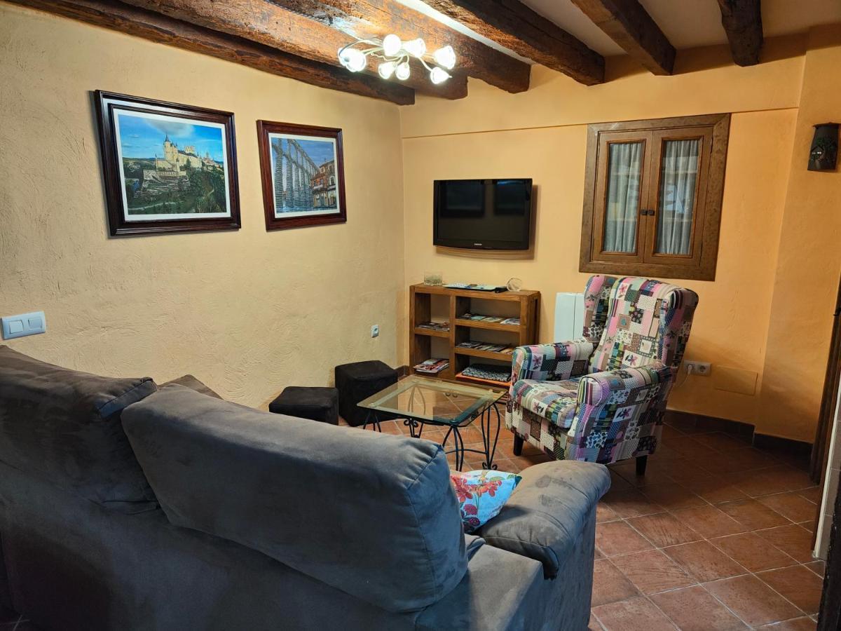 Tabanera del Monte Casa Vieja Tabanera A 8 Min De Segoiaゲストハウス エクステリア 写真
